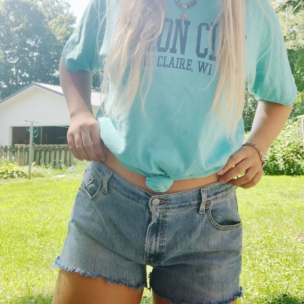 ❌SOLD Vintage Levi’s 515 cutoff distressed shorts - Picture 4 of 5